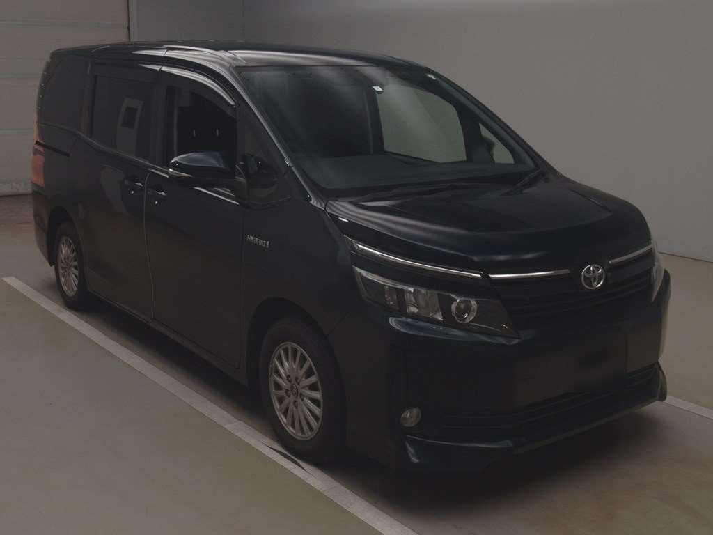 2014 Toyota Voxy ZWR80G[2]