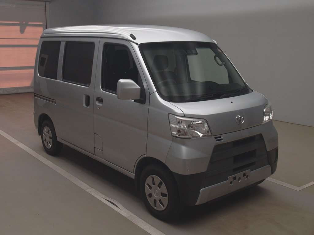 2018 Toyota Pixis Van S321M[2]