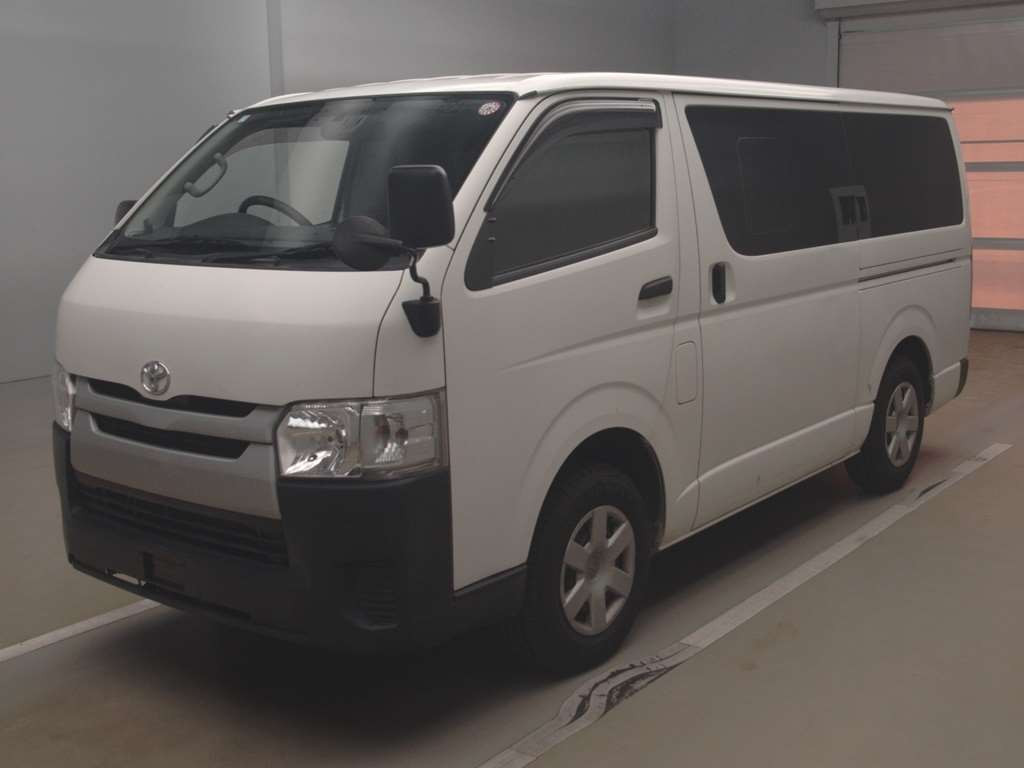 2017 Toyota Regiusace Van KDH206V[0]