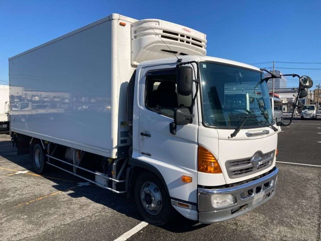 2015 Hino RANGER FC7JJAA[2]