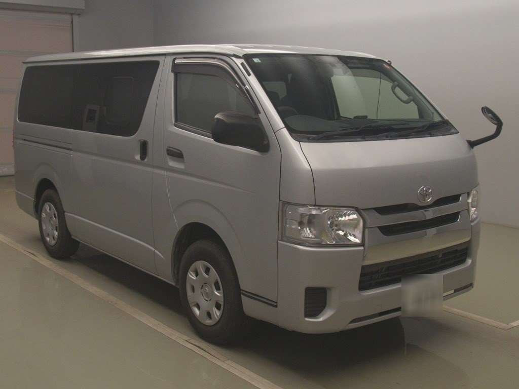 2017 Toyota Hiace Van TRH200V[2]