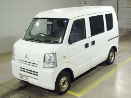 2014 Mitsubishi Minicab Van