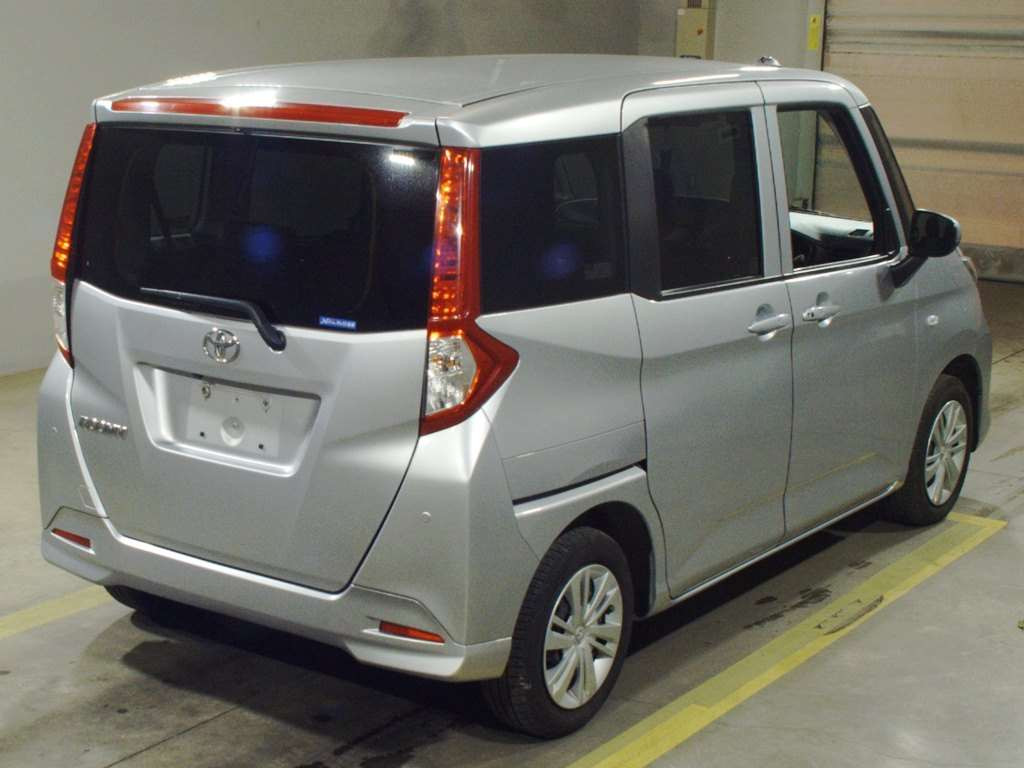 2022 Toyota Roomy M910A[1]