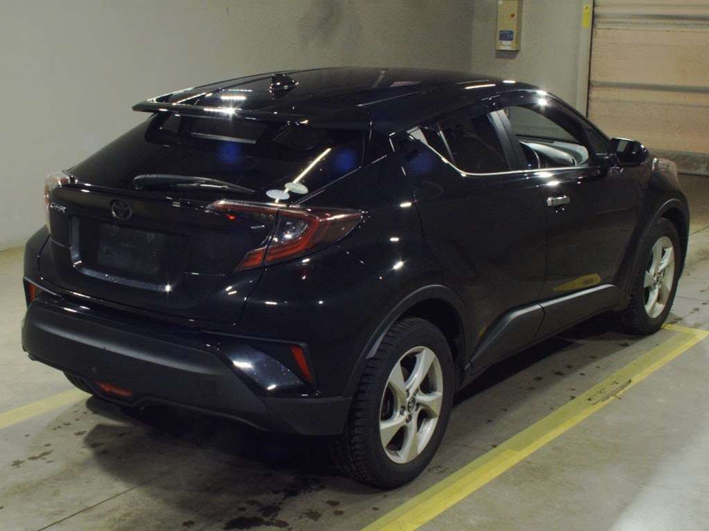 2018 Toyota C-HR NGX50[1]