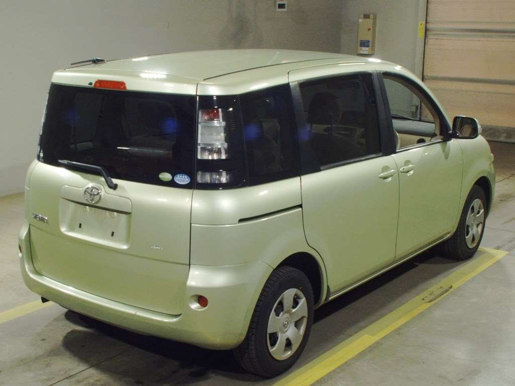 2012 Toyota Sienta NCP85G[1]