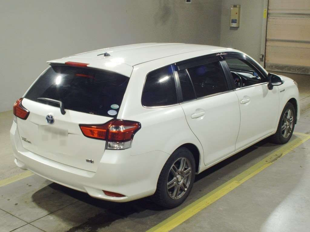 2016 Toyota Corolla Fielder NKE165G[1]