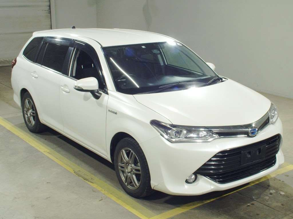 2016 Toyota Corolla Fielder NKE165G[2]