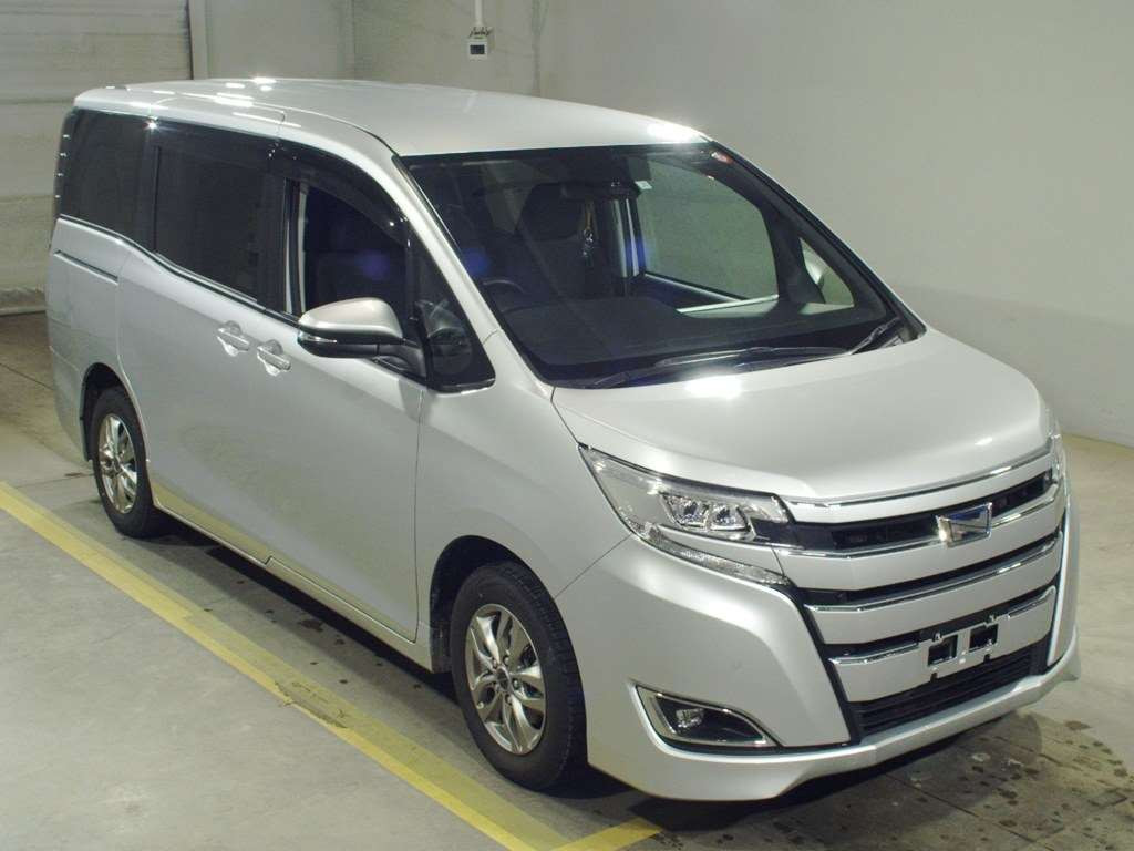 2021 Toyota Noah ZWR80G[2]