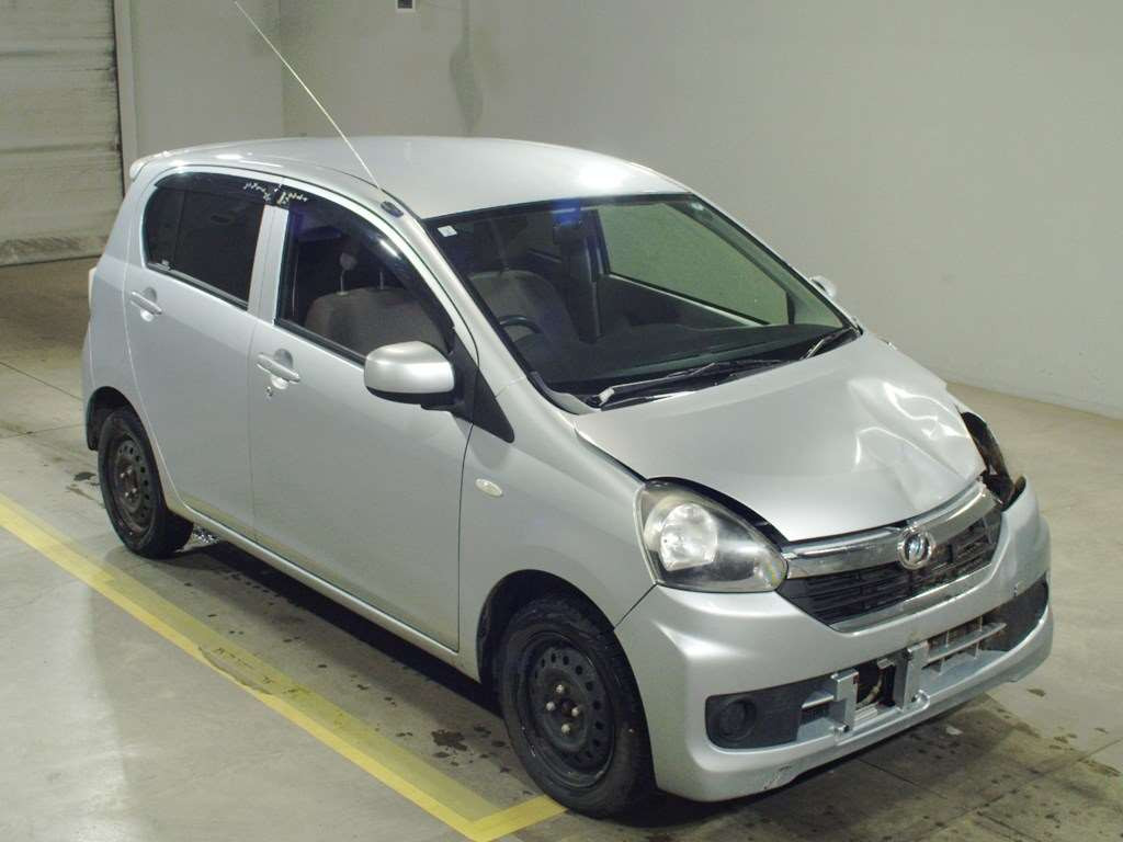 2014 Daihatsu Mira es LA310S[2]