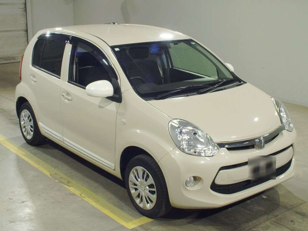 2016 Toyota Passo KGC30[2]