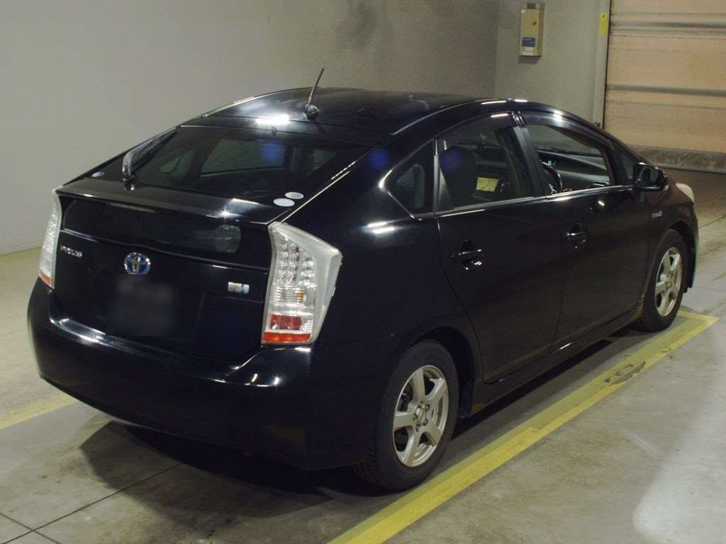 2010 Toyota Prius ZVW30[1]