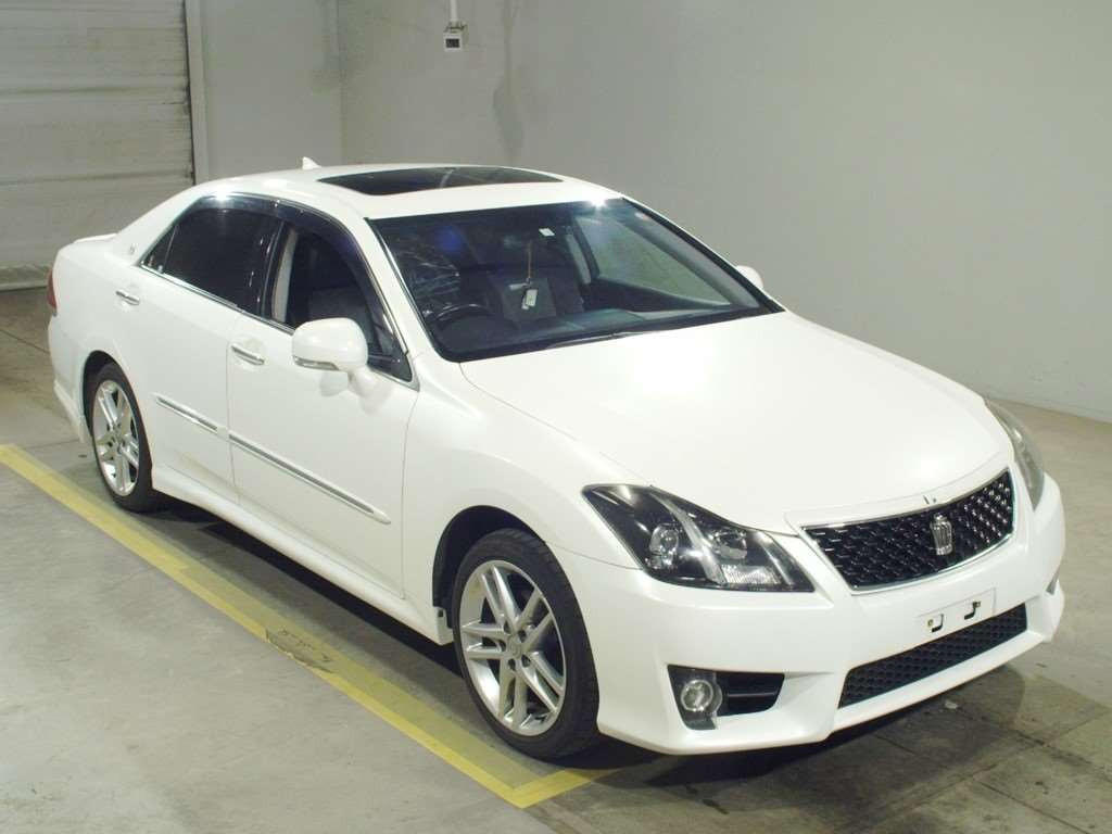 2012 Toyota Crown GRS201[2]