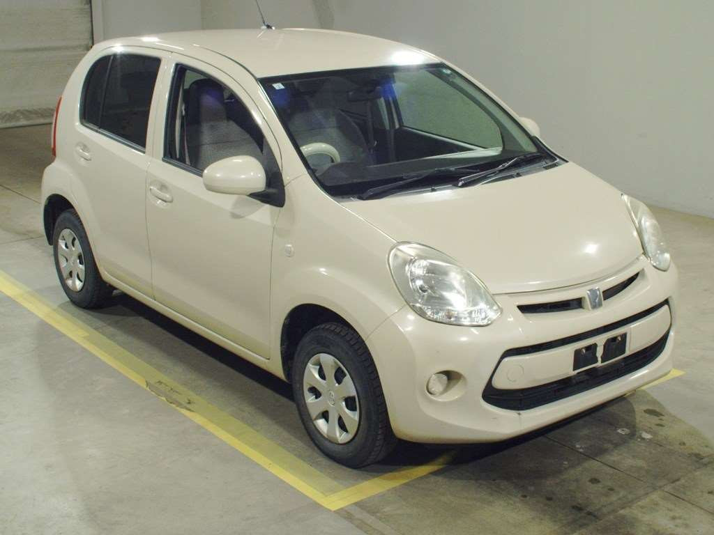 2014 Toyota Passo KGC35[2]