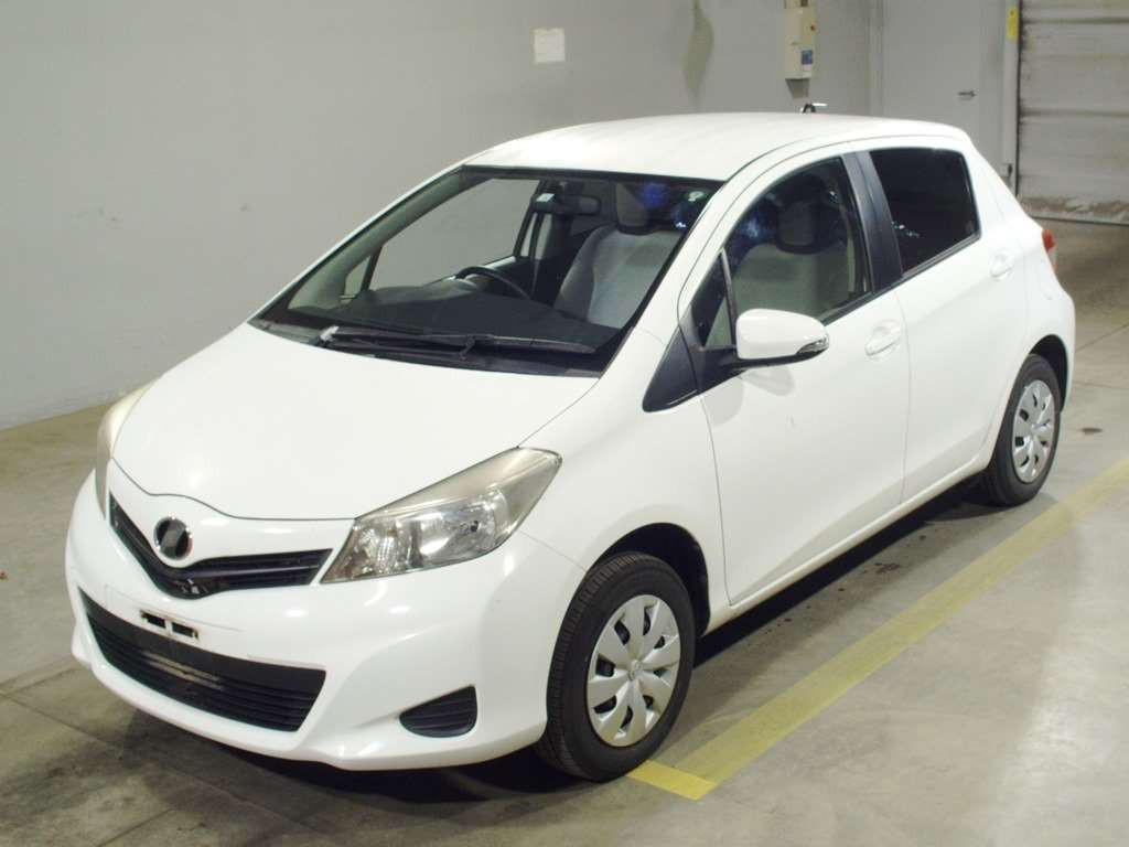 2013 Toyota Vitz NSP135[0]