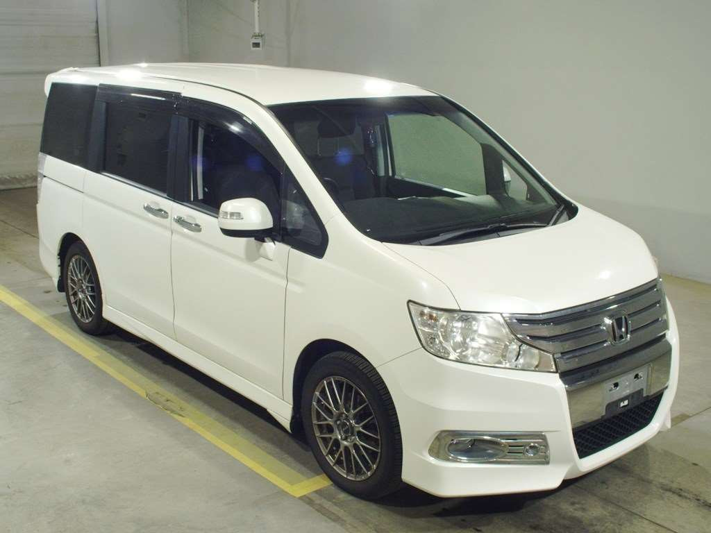 2011 Honda Step WGN Spada RK6[2]