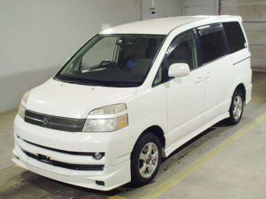 2005 Toyota Voxy