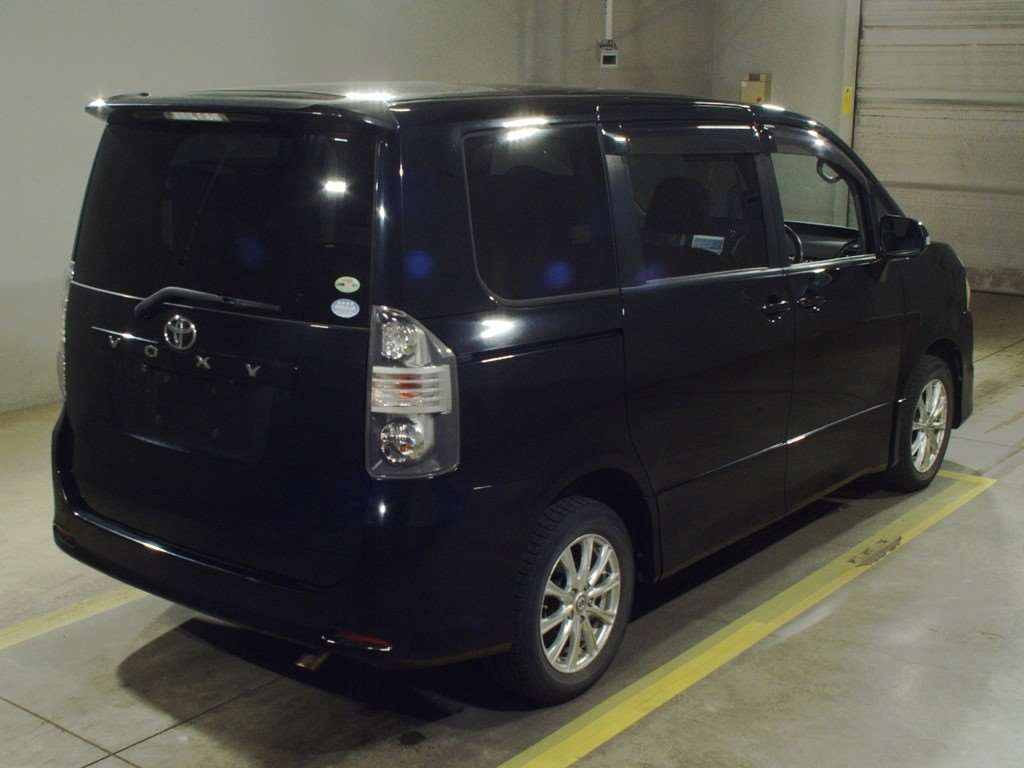 2009 Toyota Voxy ZRR75W[1]