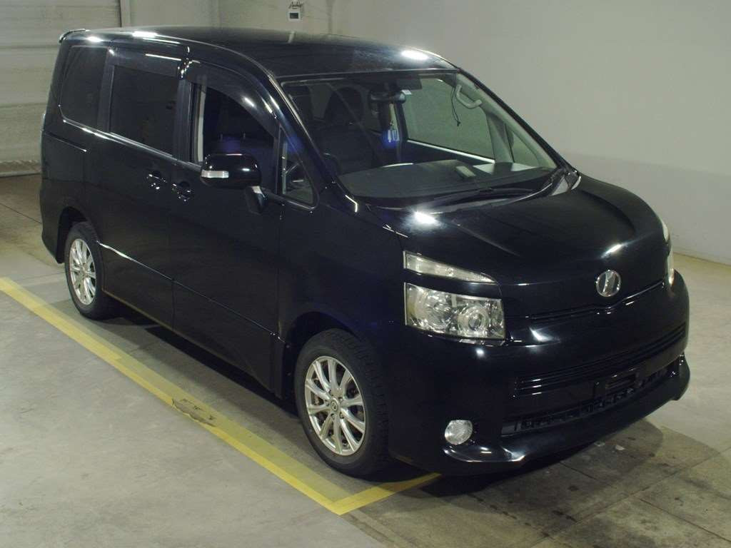 2009 Toyota Voxy ZRR75W[2]