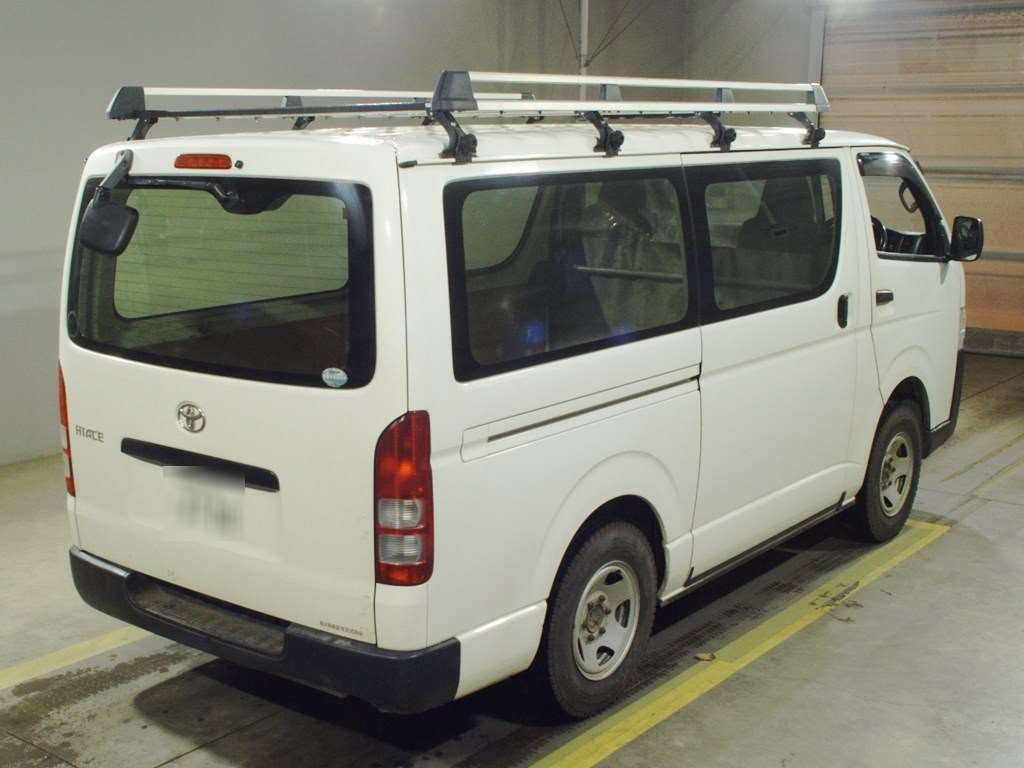 2015 Toyota Hiace Van KDH206V[1]