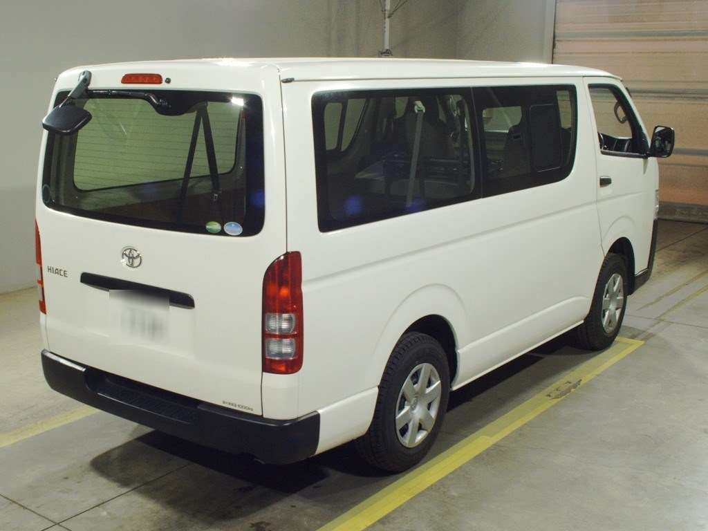 2018 Toyota Hiace Van GDH206V[1]