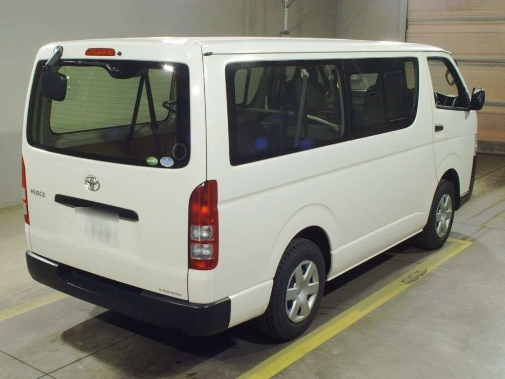 2018 Toyota Hiace Van GDH206V[1]