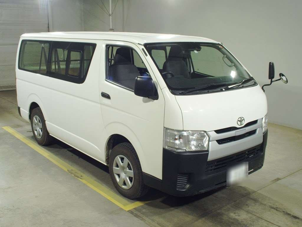 2018 Toyota Hiace Van GDH206V[2]