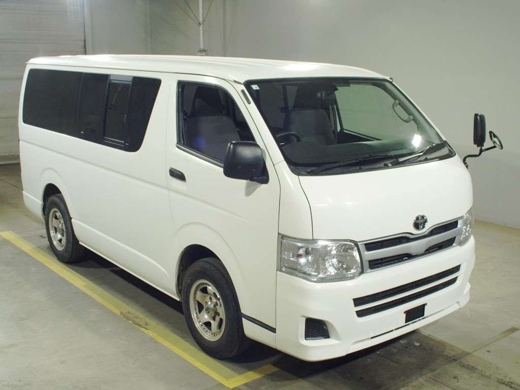 2011 Toyota Hiace Van TRH200V[2]