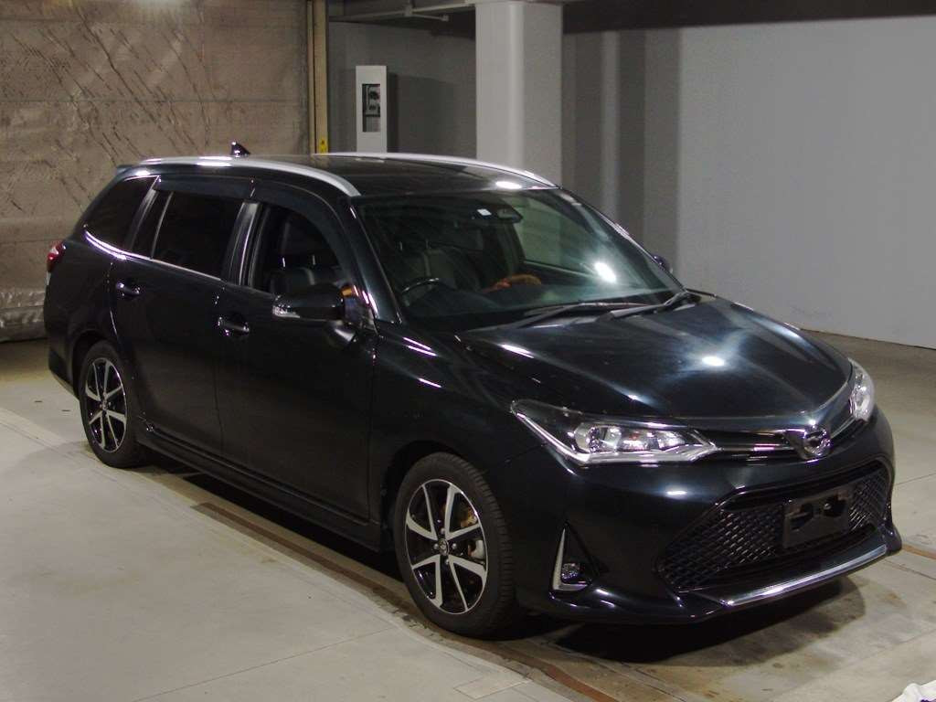 2017 Toyota Corolla Fielder NRE161G[2]