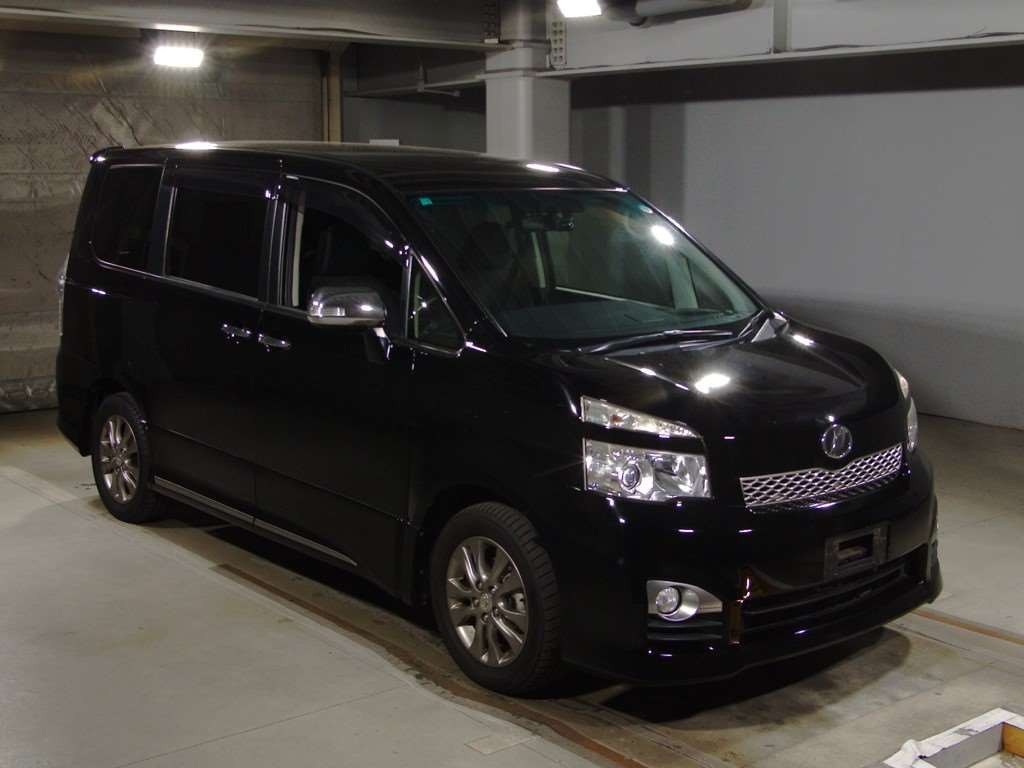 2012 Toyota Voxy ZRR70W[2]