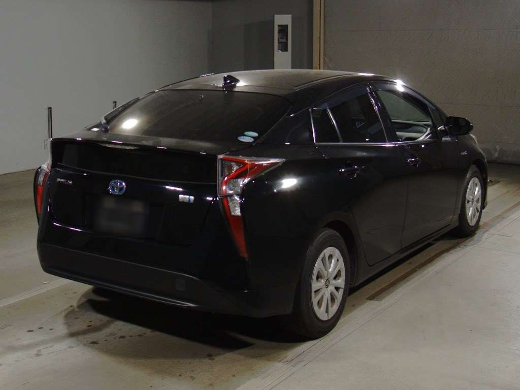 2017 Toyota Prius ZVW50[1]