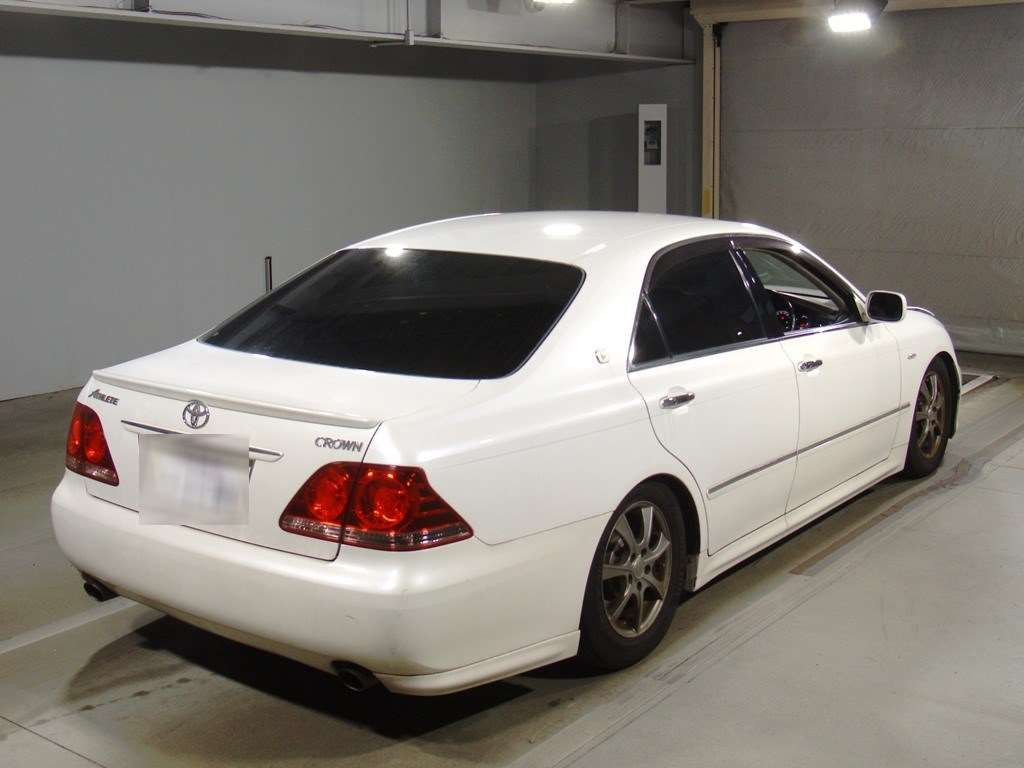 2006 Toyota Crown GRS180[1]