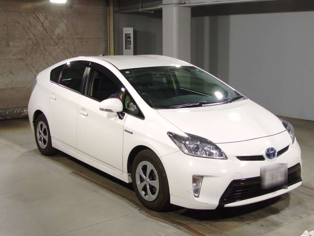 2012 Toyota Prius ZVW30[2]