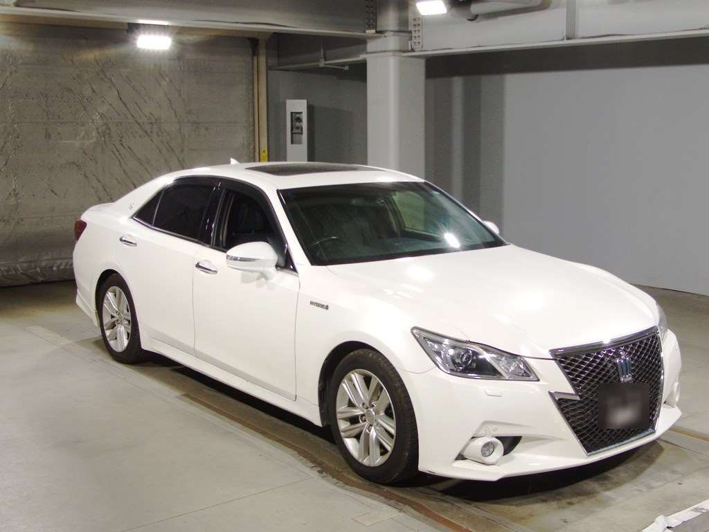 2013 Toyota Crown Hybrid AWS210[2]