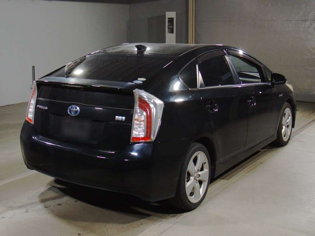 2013 Toyota Prius ZVW30[1]