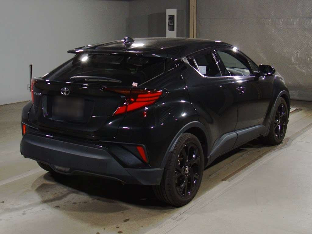 2020 Toyota C-HR NGX10[1]