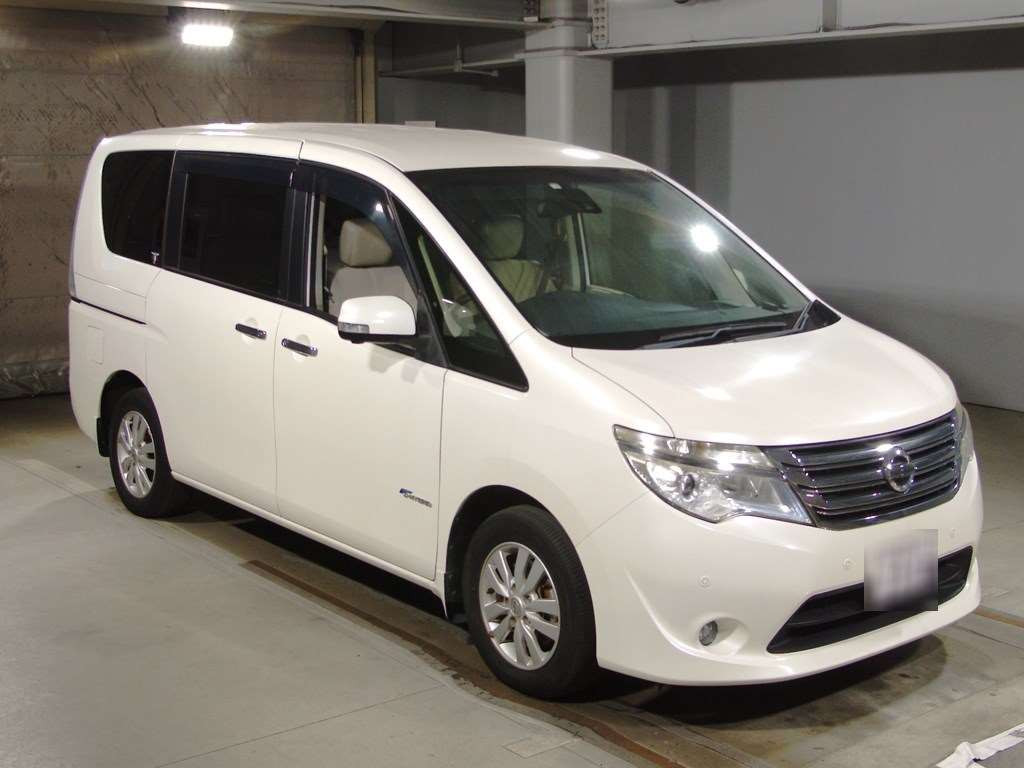 2014 Nissan Serena HC26[2]