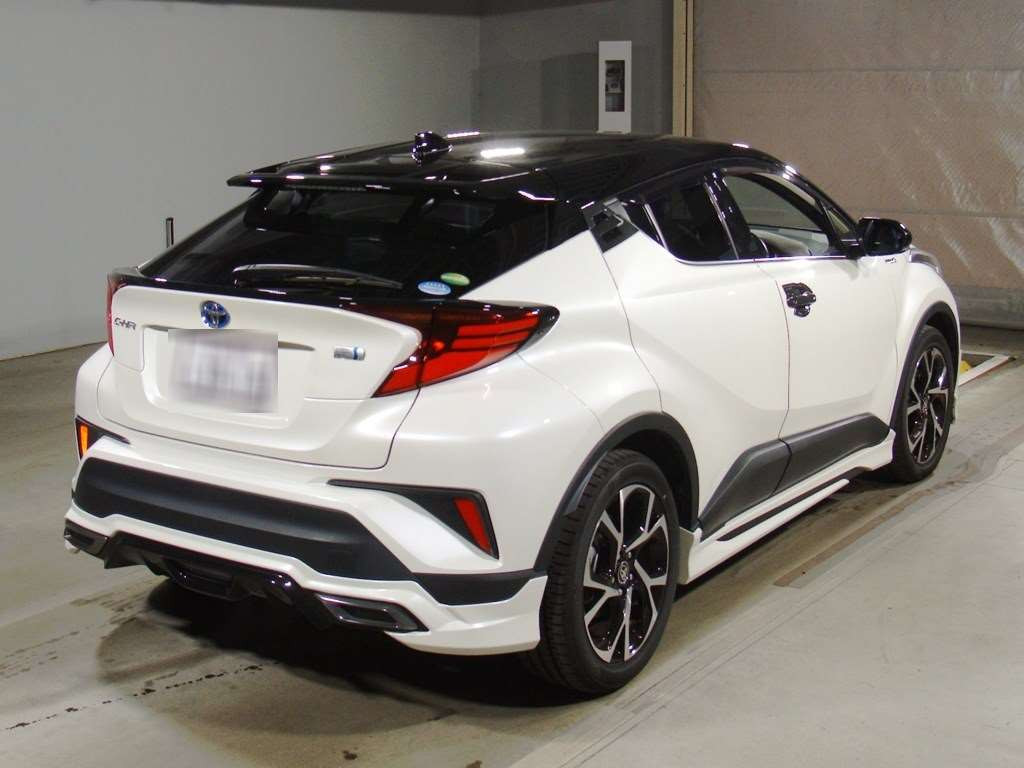 2020 Toyota C-HR ZYX11[1]