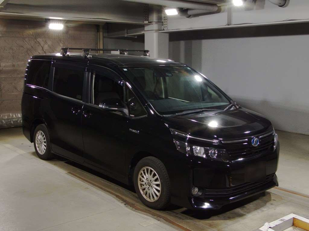 2017 Toyota Voxy ZWR80G[2]