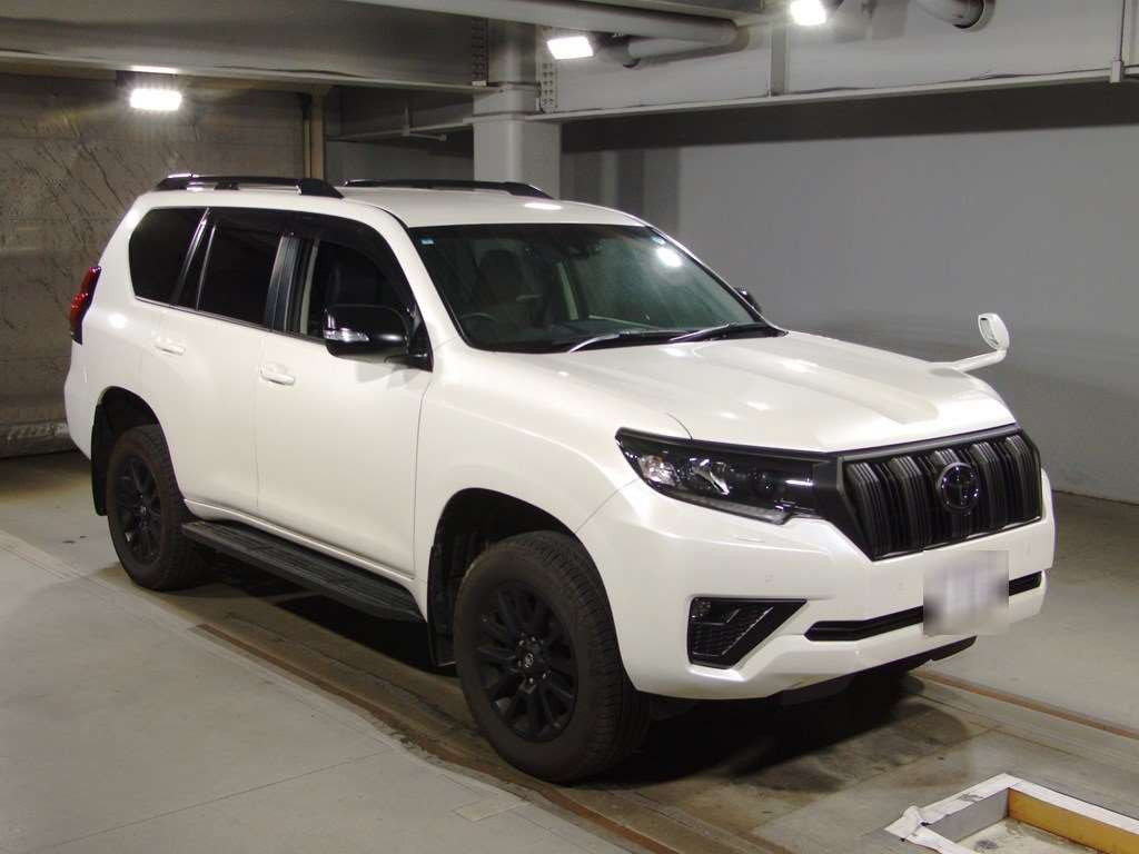 2023 Toyota Land Cruiser Prado TRJ150W[2]