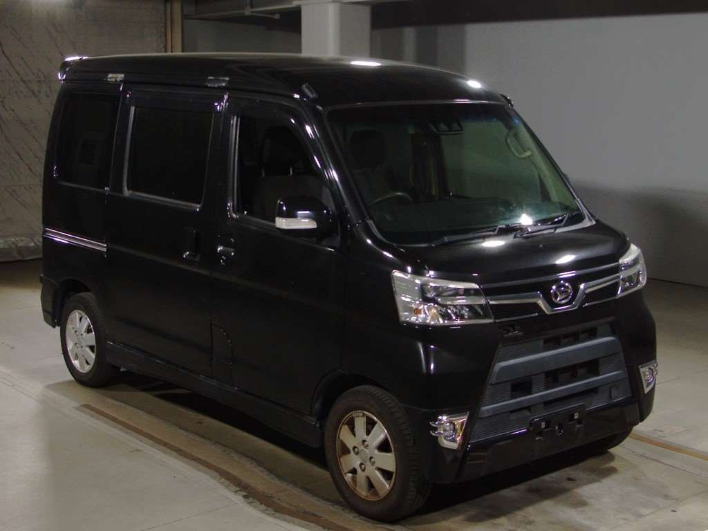 2017 Daihatsu Atrai Wagon S331G[2]