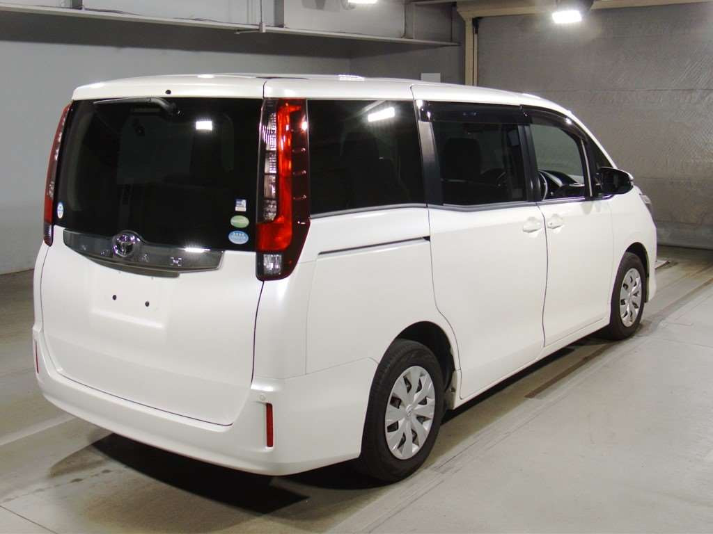 2014 Toyota Noah ZRR80G[1]