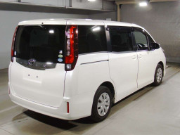 2014 Toyota Noah