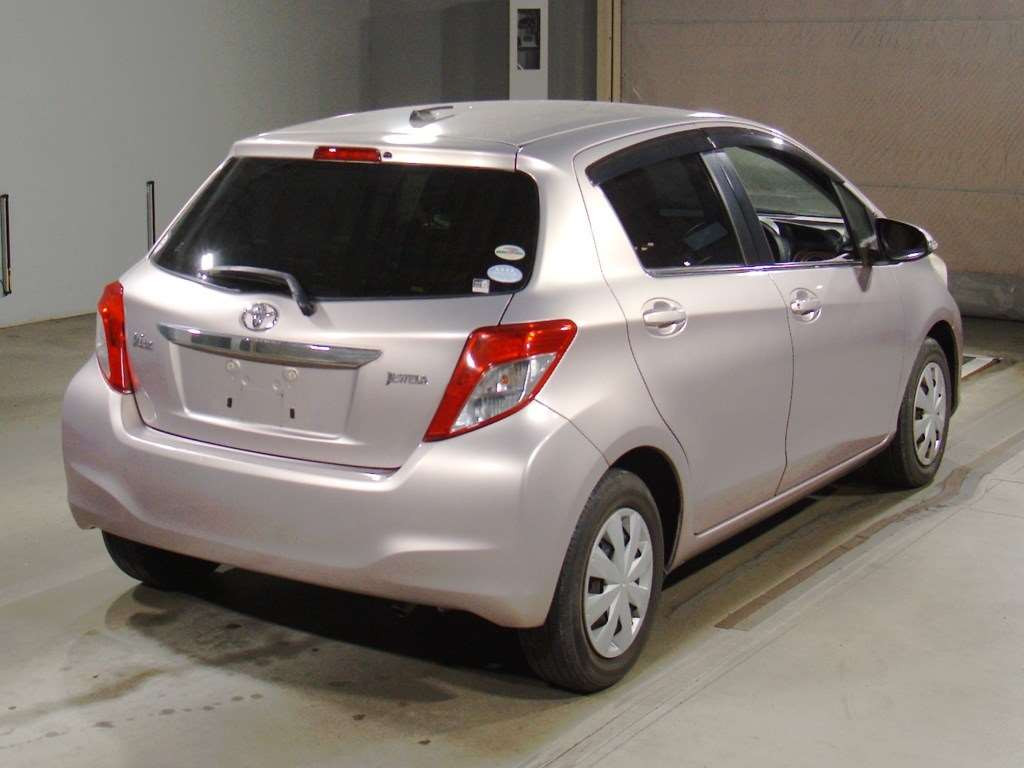 2011 Toyota Vitz KSP130[1]