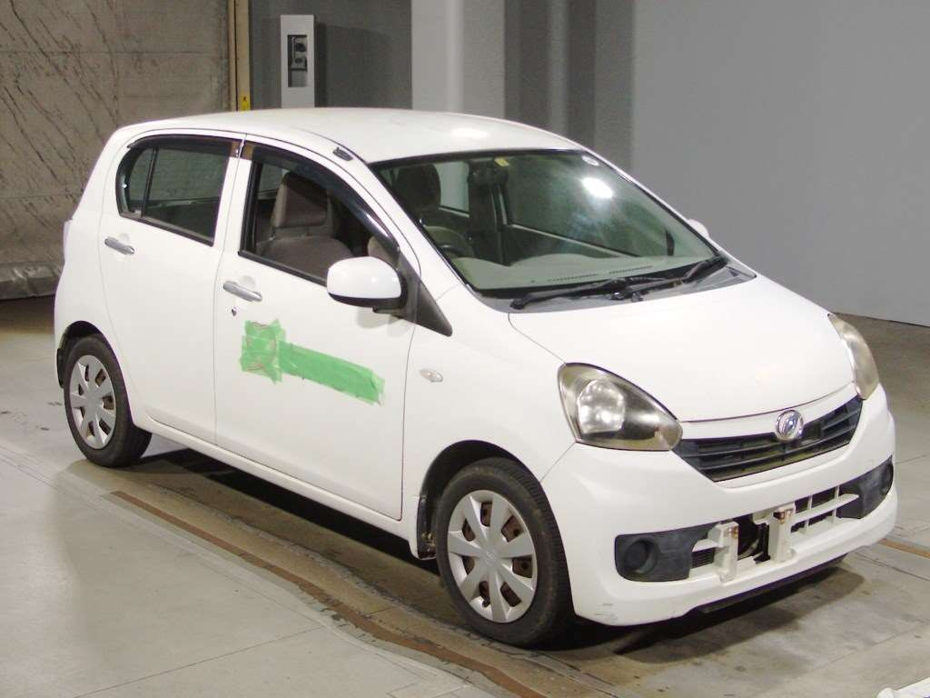 2014 Daihatsu Mira es LA300S[2]