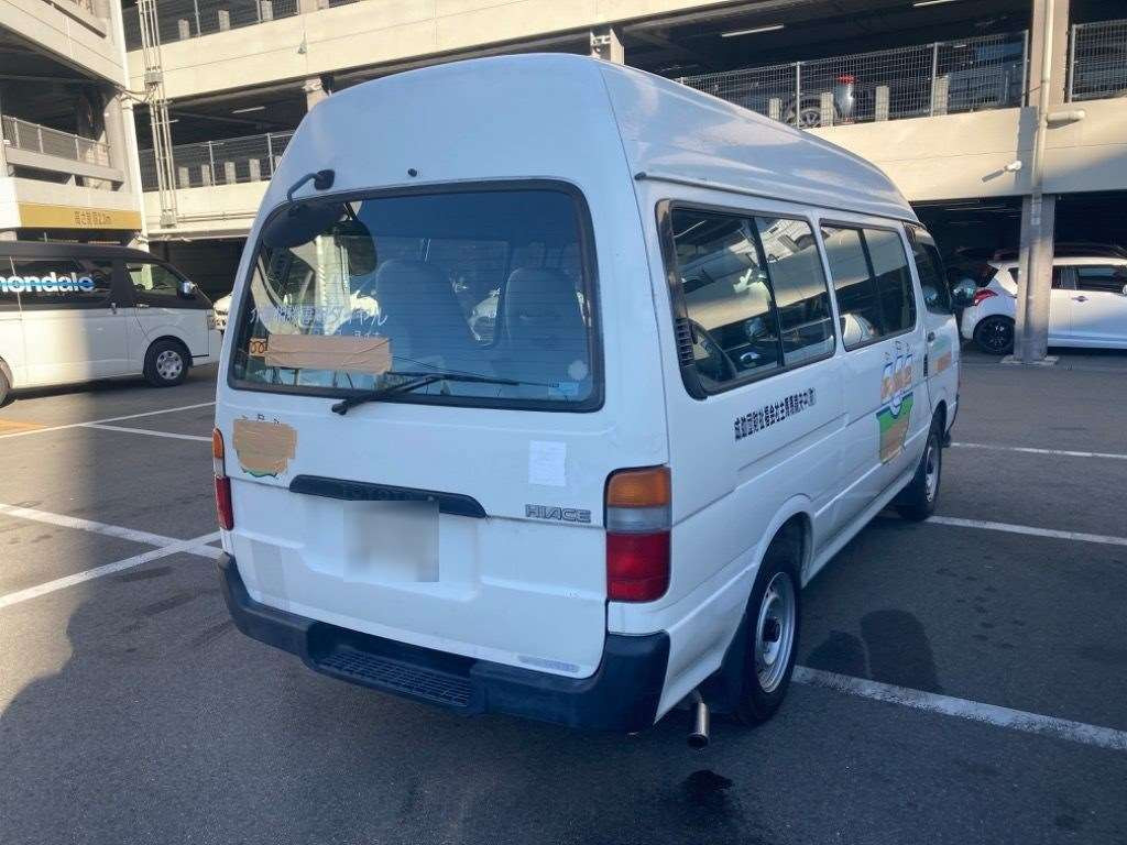 2002 Toyota Hiace Commuter RZH124B[1]