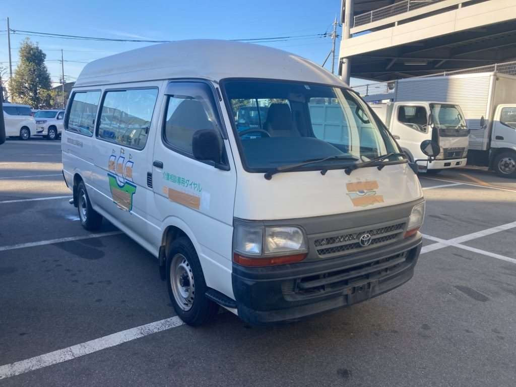 2002 Toyota Hiace Commuter RZH124B[2]