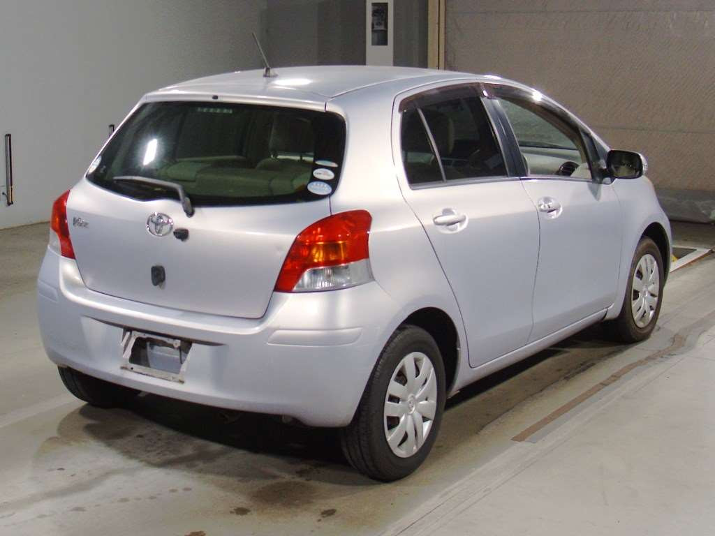 2009 Toyota Vitz SCP90[1]