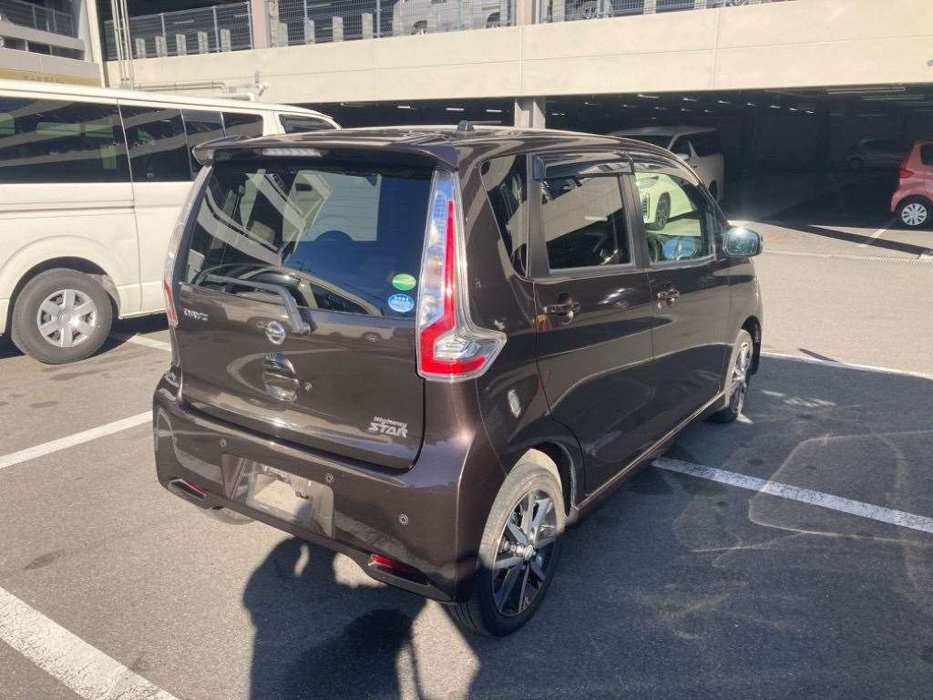 2018 Nissan DAYZ B21W[1]