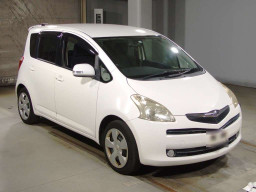 2005 Toyota Ractis