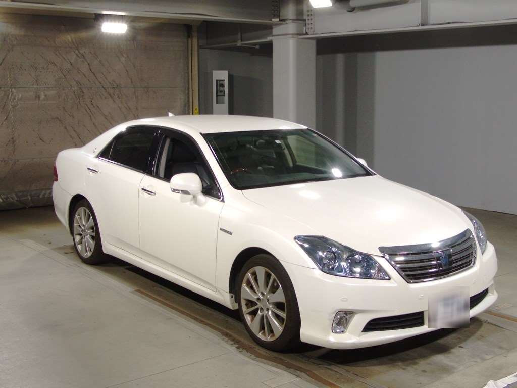 2012 Toyota Crown Hybrid GWS204[2]